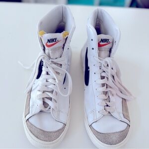 Nike Blazers Mid Size 10
